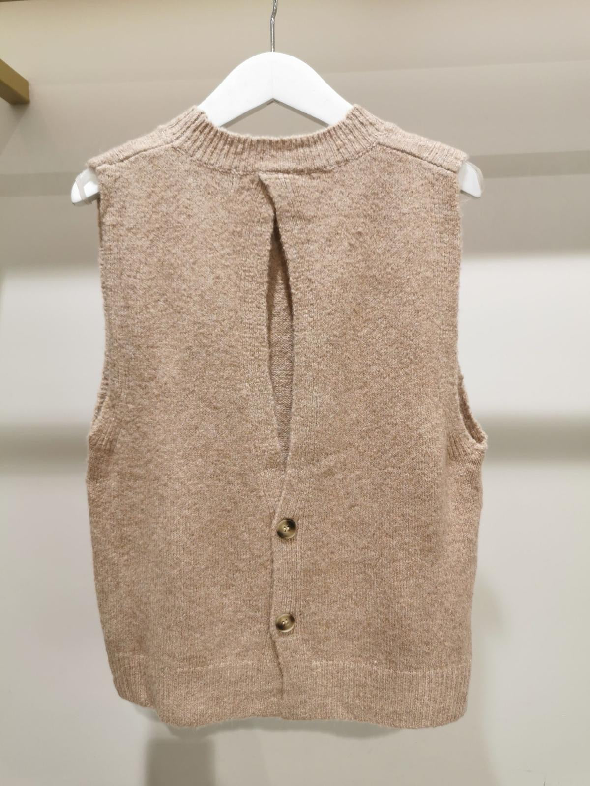 Pull Beige Sans Manches Dos Boutons